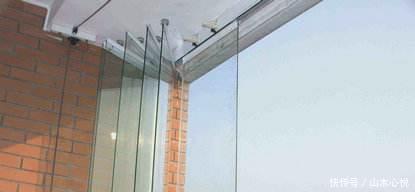 铝合金|封阳台不要用铝合金窗了,有钱人都兴装这种替代,真的太聪明了