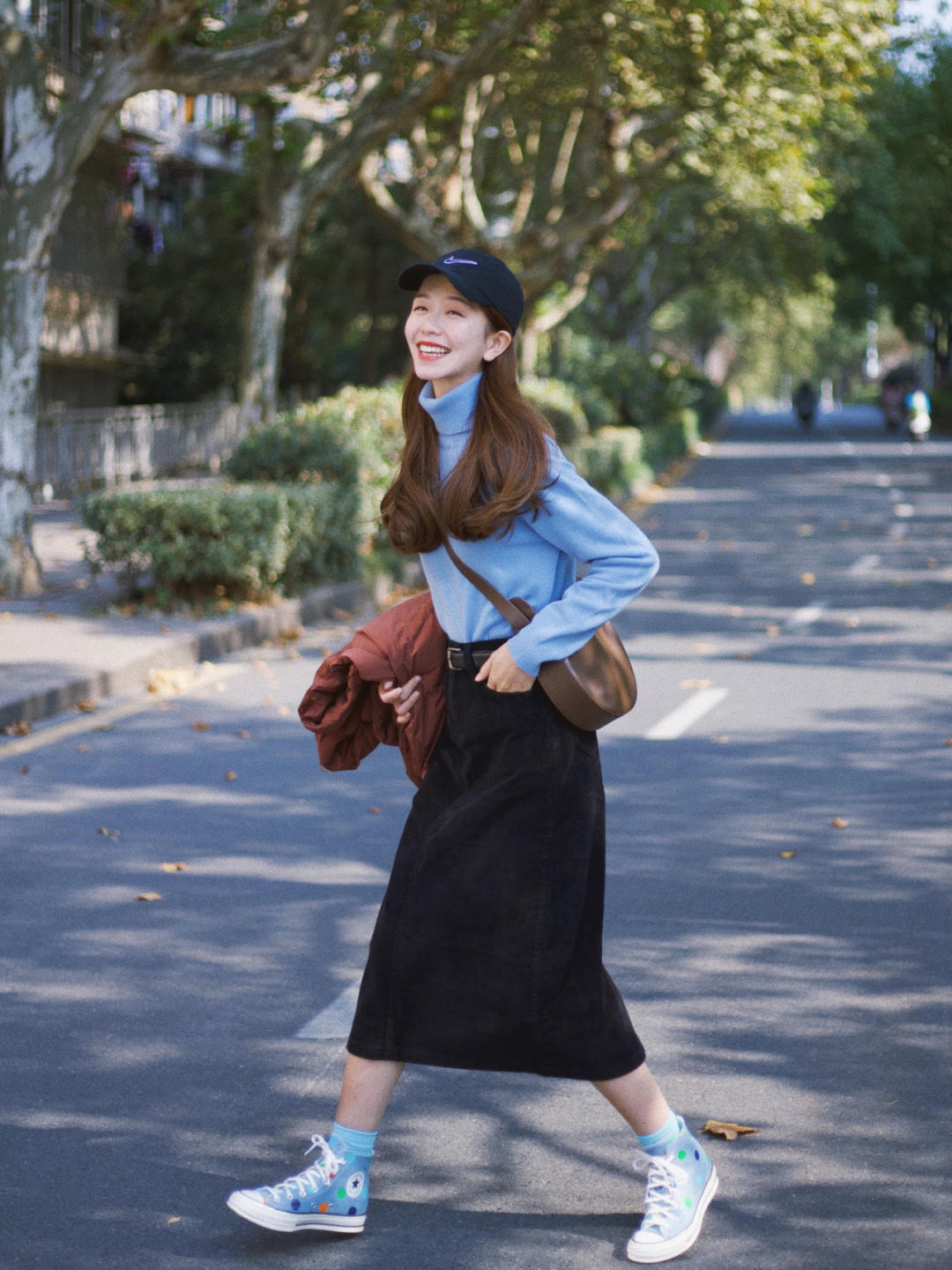 博主 30+女性如何摆脱土气感?针织衫搭配半身裙,高级时髦又减龄