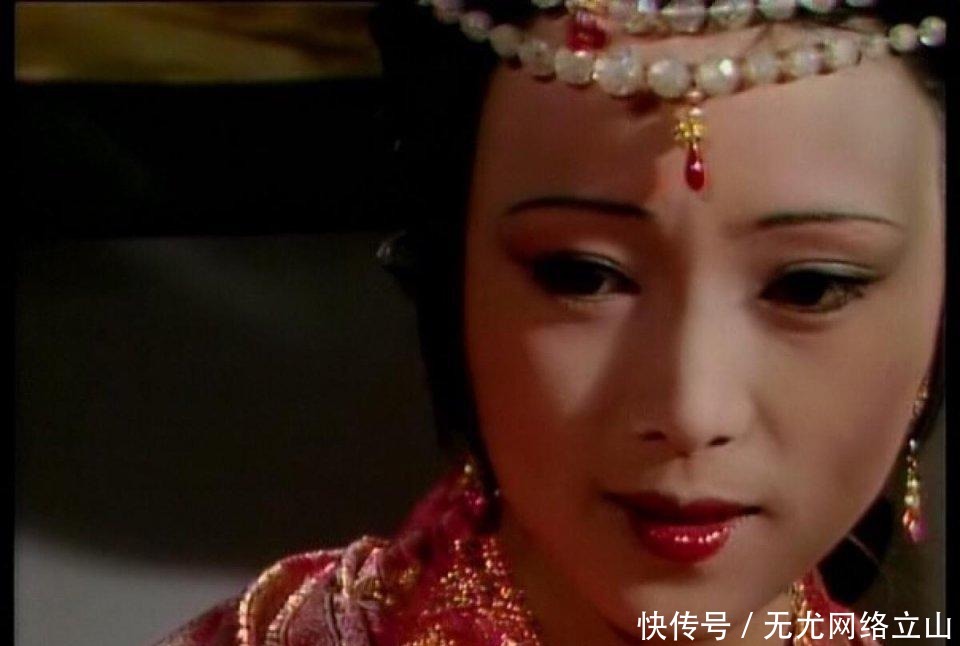 霸占|《红楼梦》贾珍霸占儿媳,秦可卿之死,死后的繁华是生前的苟且?