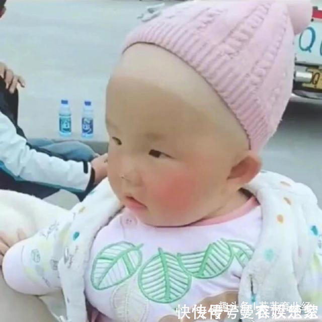 春天|宝妈带着孩子学车,半个月后孩子摘下帽子教练都笑喷