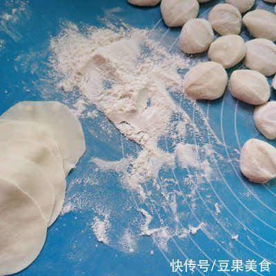 冬瓜裙带菜饺子|学会鲜掉眉毛的猪肉冬瓜裙带菜饺子,早餐不用愁