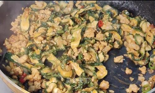 黄瓜干炒肉末：鲜香开胃，简直是下饭神器