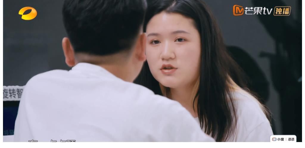 宁静|《中餐厅5》到底有多假?客人吃到生米线不吭声,赵丽颖反应得体