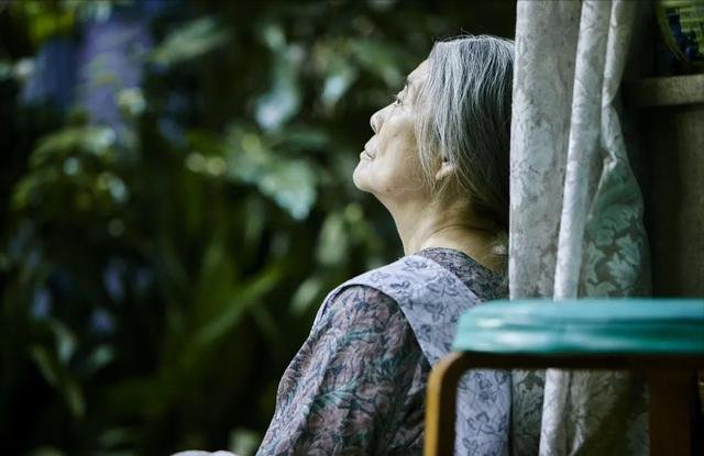 人到晚年$一位68岁老人的忠告：人到晚年，千万不要把存款给儿女