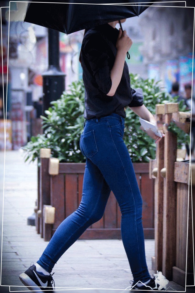 优雅 牛仔裤特别是能完美的勾画出你腿部的线条，呈现出女性优雅淑女气