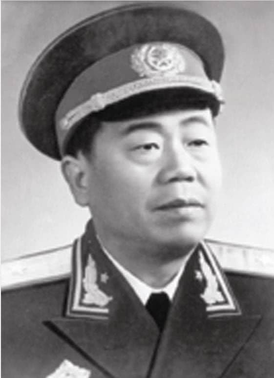 总参谋长|聂凤智手下的这位战斗英雄，多次建奇功，当了总参谋长和国防部长