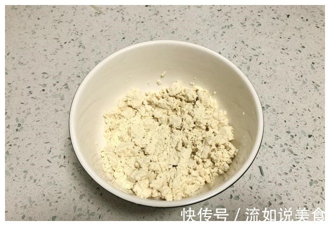 炸萝卜丸子，直接用面粉就错了，多加这3样，丸子外焦里嫩不吸油