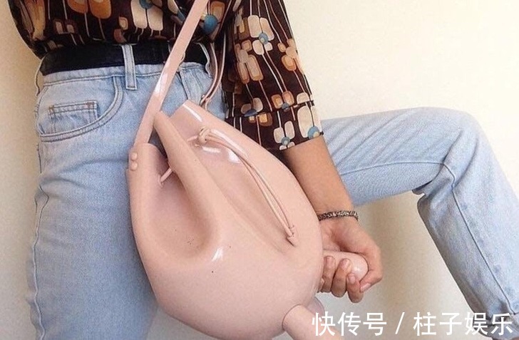 |12个搞笑的设计,设计师你过来,我们聊一聊!