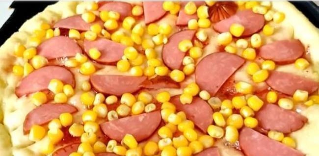 想吃披萨不要出去买,没有烤箱也能做,香甜暄软又拉丝,特好吃