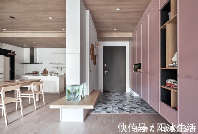 层架|一家三口住在这素雅别致的环境中，真令人羡慕，这是怎么装饰的呢