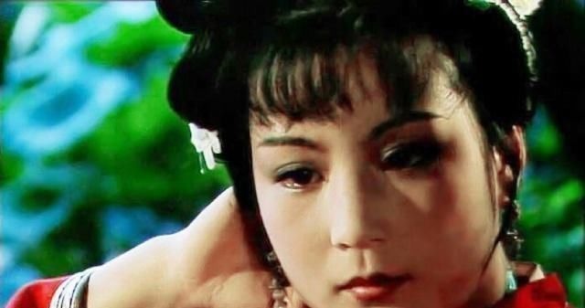 贾宝玉@除了嘲讽林黛玉,史湘云私下还做这件丑事,贾母再不敢接她进贾府