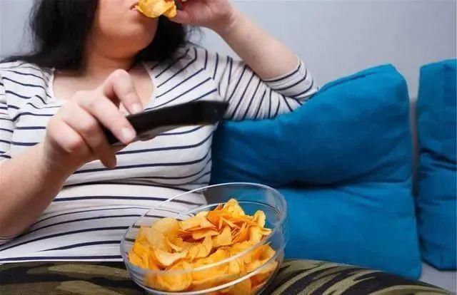 排便|便秘的“诱因”已找到!提醒你:三类食物,再喜欢也尽量少碰