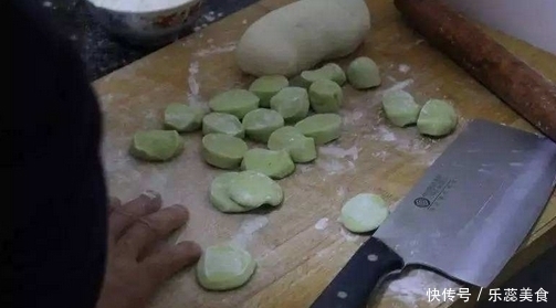 菠菜|吃饺子，不吃此馅就太亏了，一顿吃两盘不嫌多，不长胖