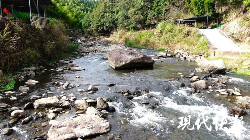 山水画|一条清溪丨跃然纸上的山水画