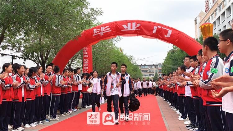 岁月|青春不散场岁月成芳华德州市第十中学举办2018级毕业典礼