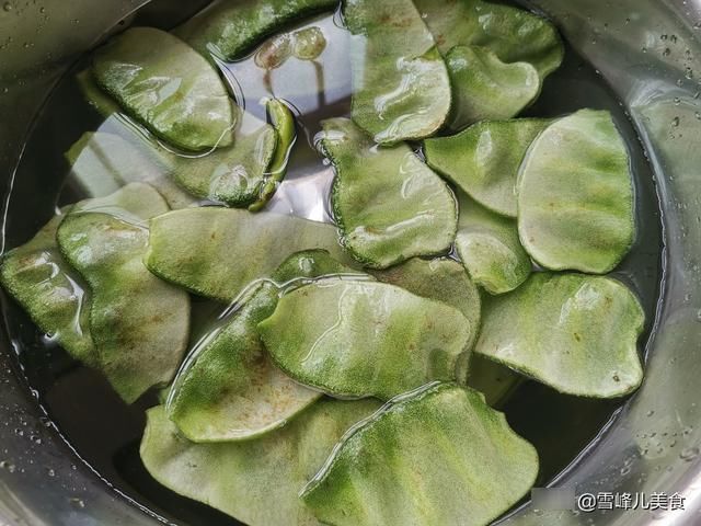 素炒扁豆|这菜越吃越香，比肉菜都下饭，简单易做清爽不油腻，夏天适合多吃