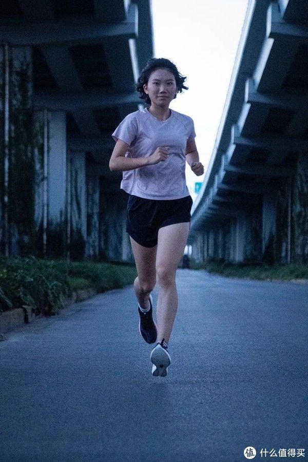 李宁 赤兔5 PRO脚感好不好?376公里实测让你知道!