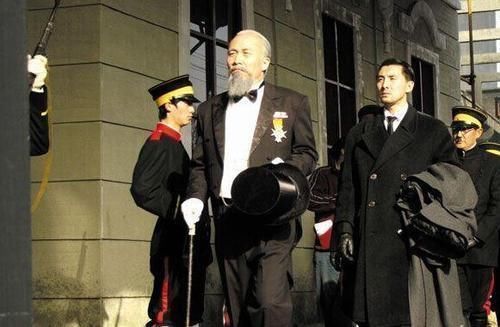 精通九国语言喜欢闻女人的小脚鼓励纳妾的晚清怪才
