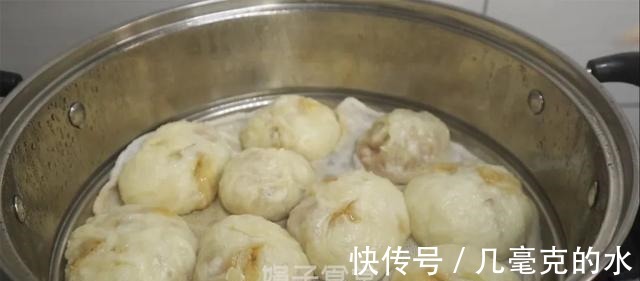 包子这样做,柔软鲜嫩,不用揉面、不用擀皮,做法简单又营养!