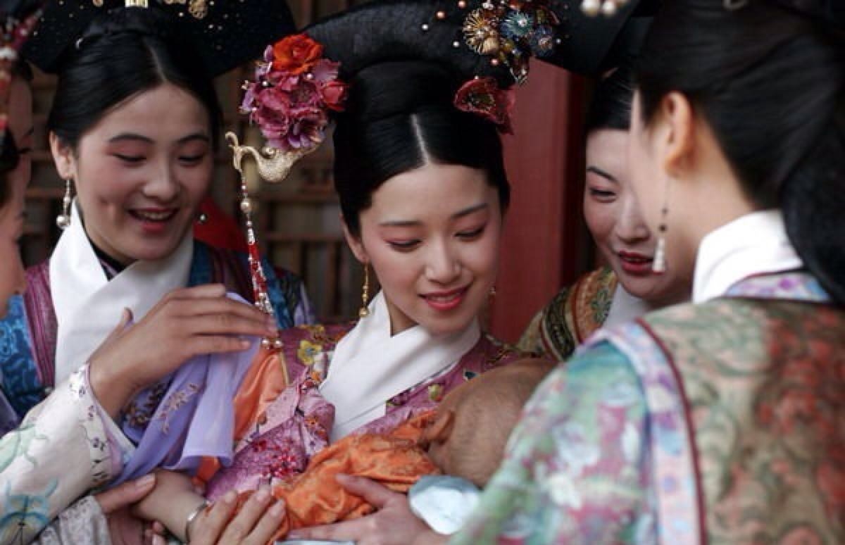 历史上的慈安太后不出名，也没有一儿半女，为何却压了慈禧30年？ - 全网搜