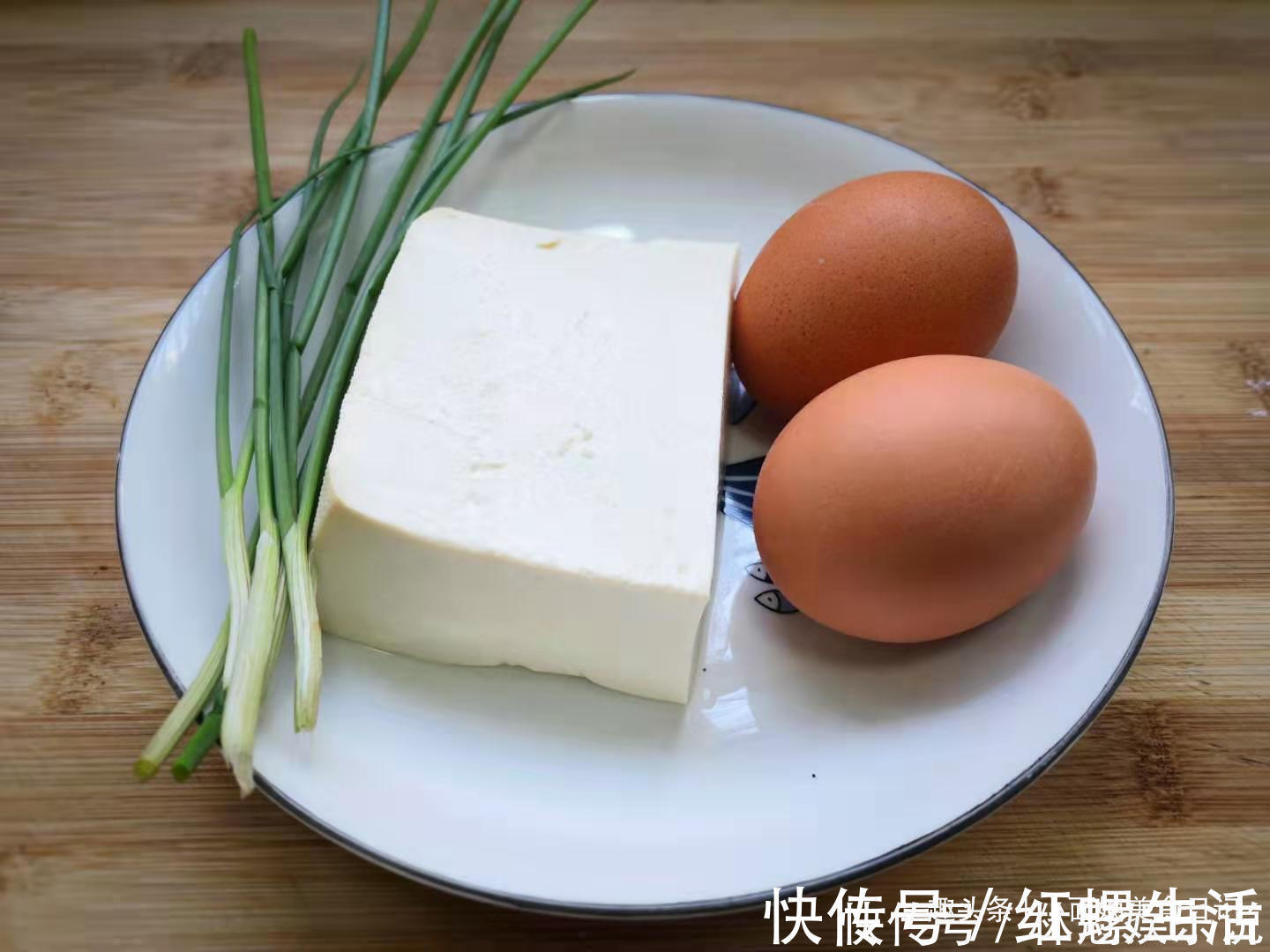 小面姨|早餐别出去买了,2个鸡蛋一块豆腐,快速又营养,全家都喜欢!