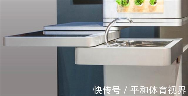 三块板|外国人设计的垂直厨房真厉害！仅占地1㎡，却藏下冰箱灶台和餐桌