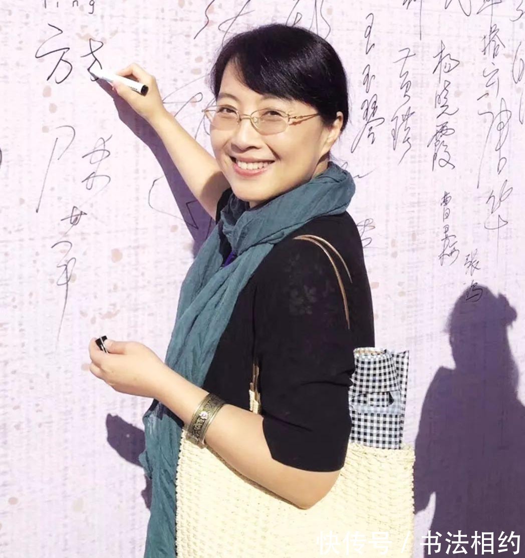 书法家协会!方放小楷美到了骨子里!笔笔见方,轻快自然,婀娜多姿,书坛典范