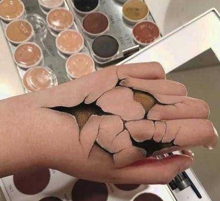 美女|美国一美女展示独家化妆术,3D效果堪称PS,看着有些恐怖