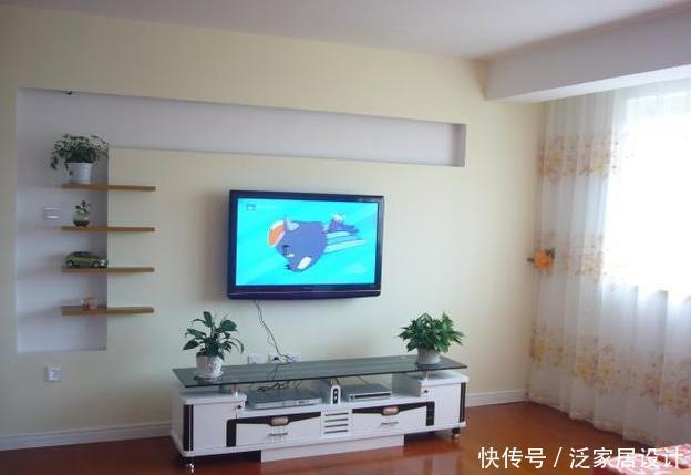 隔断|老婆说没钱就这样装修，用三根木条做客厅隔断，连石膏线都省了