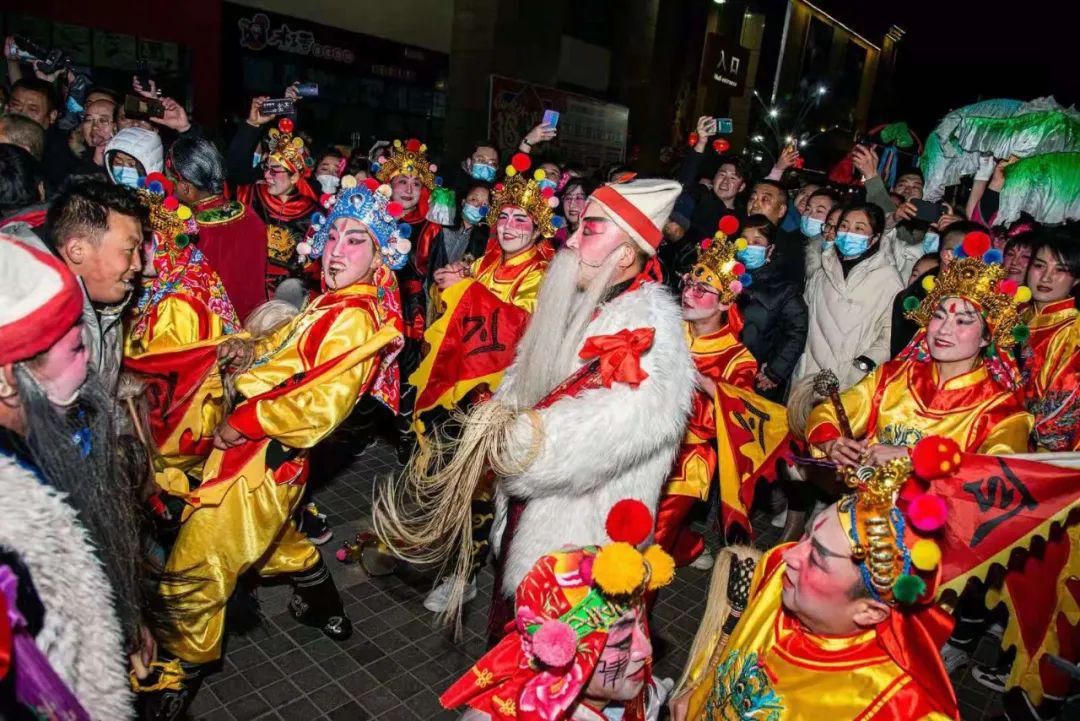 大秧歌|他来了，他来了，他们扭着秧歌走来了！