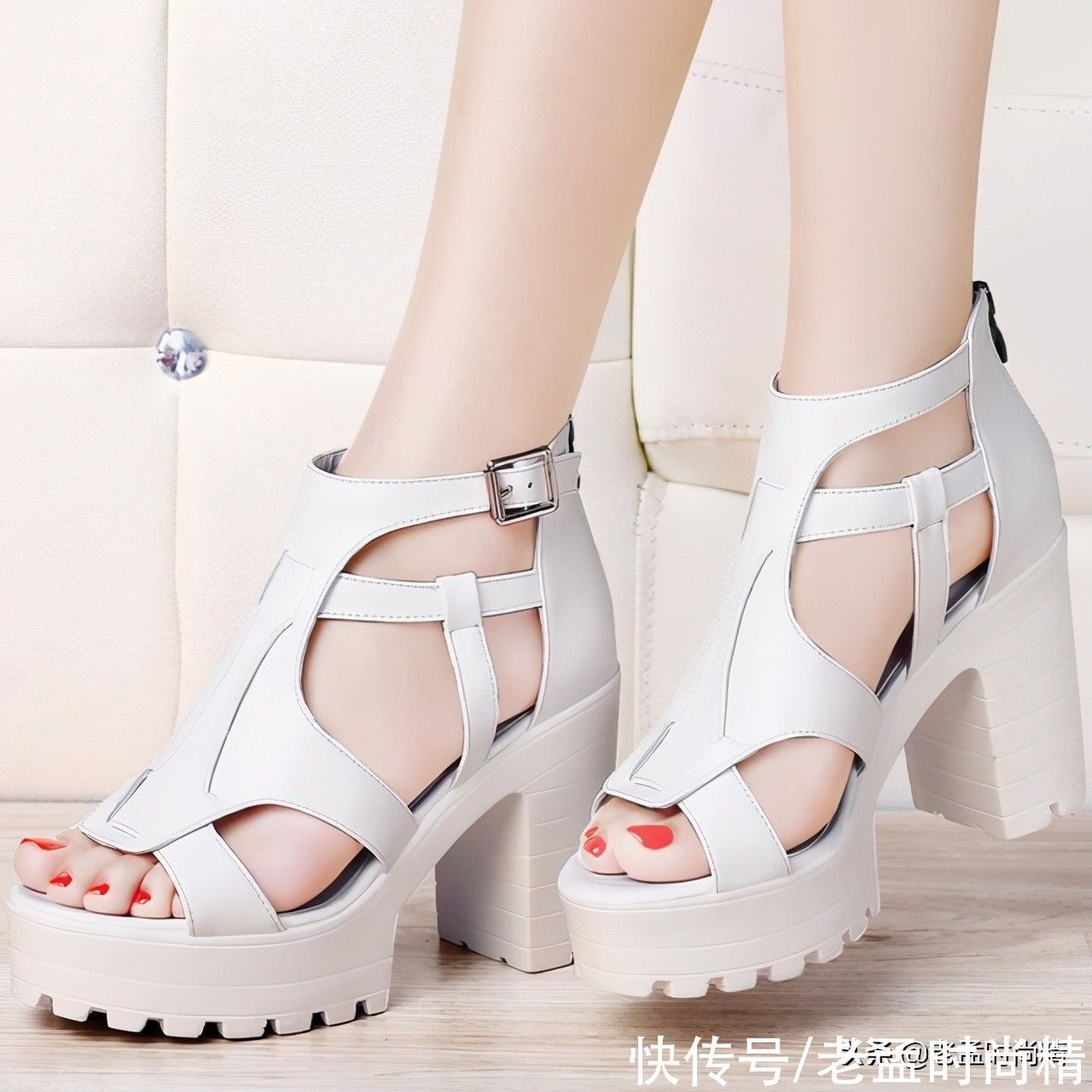 性感 女人穿连衣裙的时候,搭配第三款女鞋最美,你选对了吗