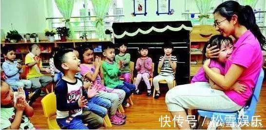 学校|宝妈闯入贵族幼儿园,拍下“天价”午餐发班级群,家长就这