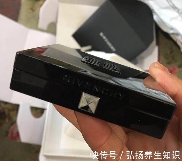 眼影盘 纪梵希四色眼影盘好用吗,纪梵希口红到底怎么样!