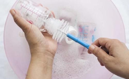 消毒|6个月大的宝宝上吐下泻,查出肠胃炎,医生:别光用开水烫奶嘴了