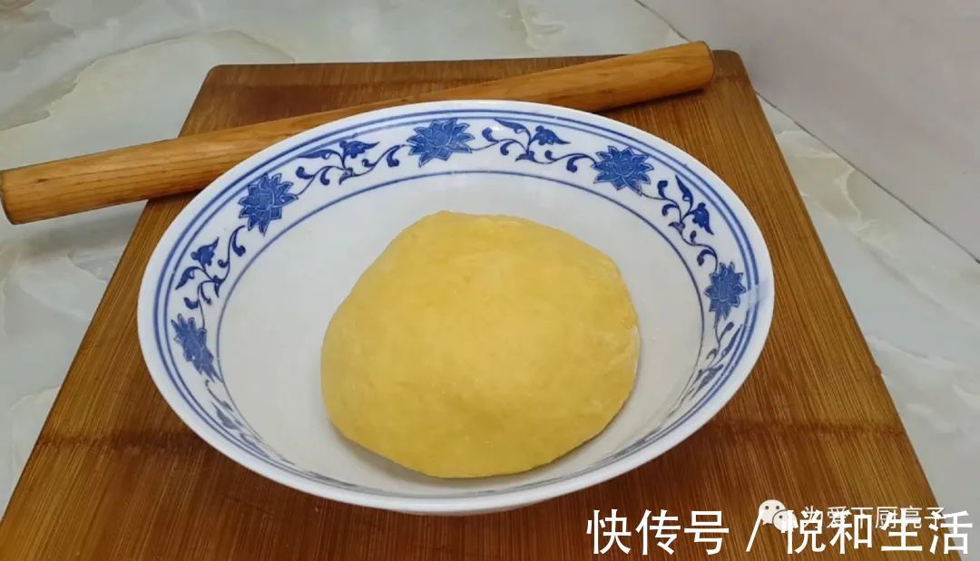 面包这么做太香了，加4个鸡蛋，不用烤箱也能一次成功，松软香甜