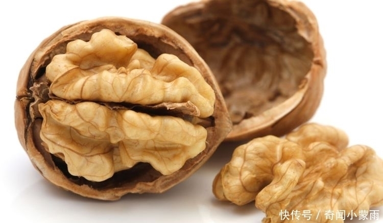 发霉|孕期吃坚果好处多,但这2种不要吃, 可能会阻碍胎儿发育