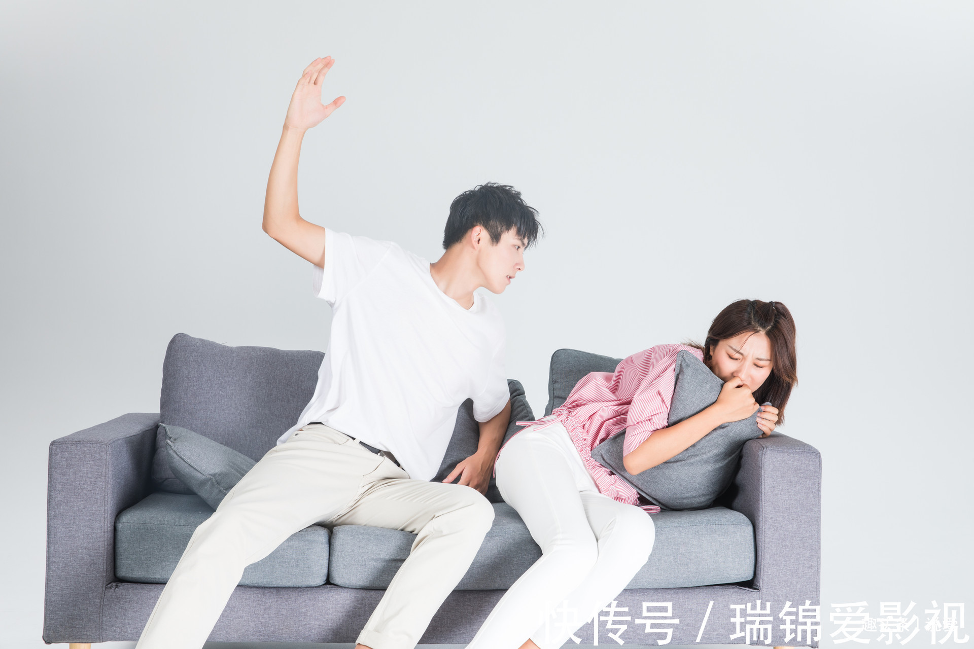 心理学:极度自私的男人,往往不是斤斤计较,