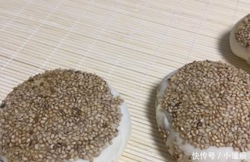 芝麻|一斤面,一斤水,一碗芝麻,不用烤箱,不揉面,大人小孩都爱吃