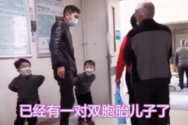 妻子|妻子生下双胞胎，丈夫看到宝宝后转身就想跑，网友：搁我我也跑