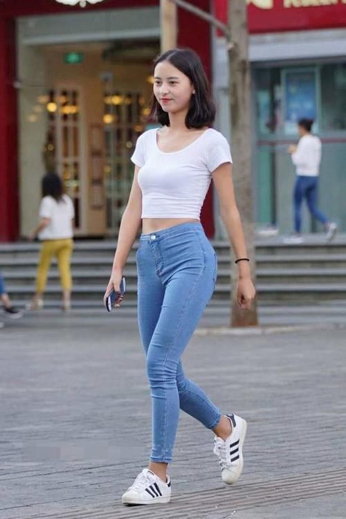 针织开衫|精致的紧身牛仔裤,女神的必备穿搭神器,轻松穿出性感身材