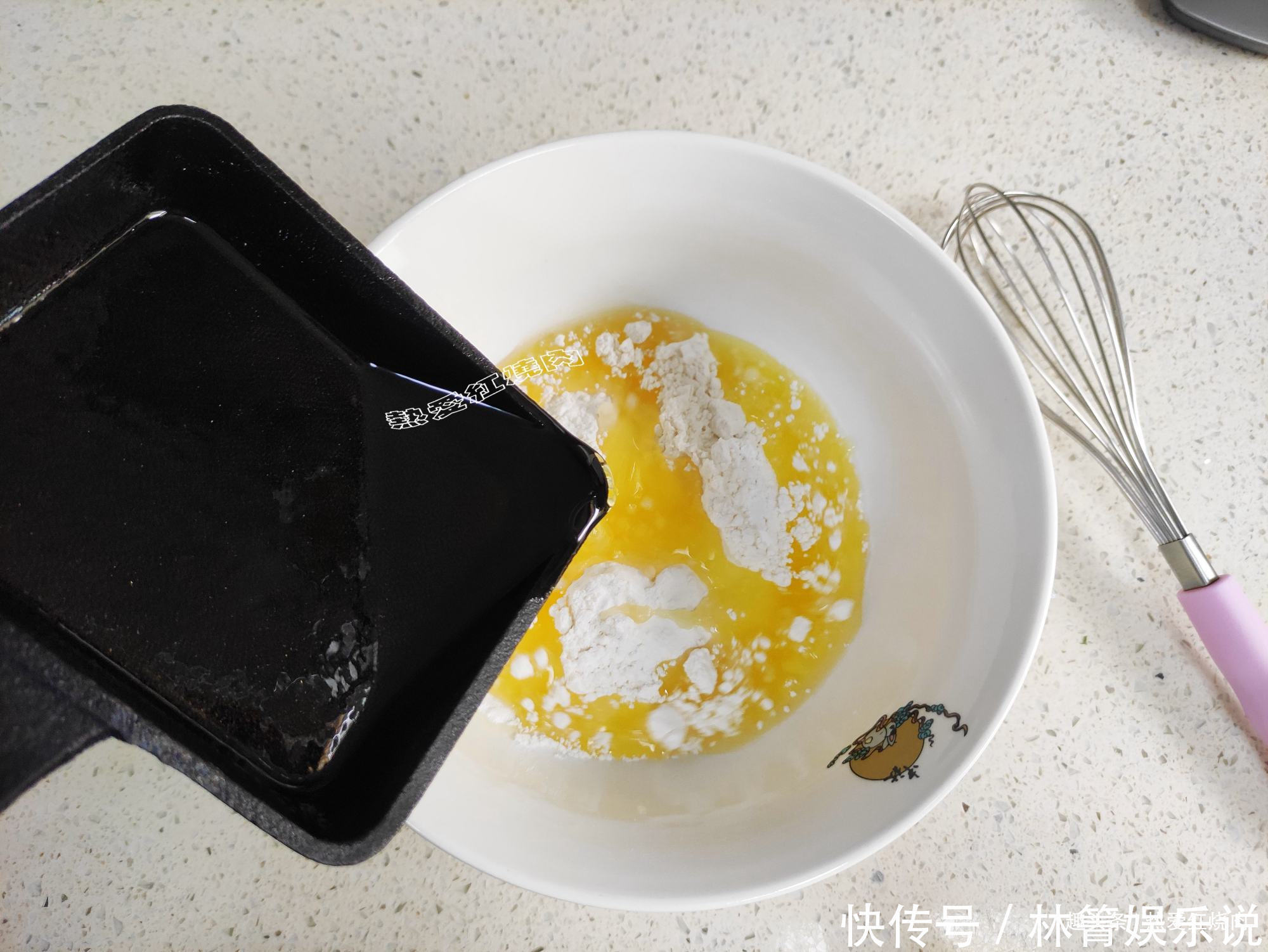 好吃|这个蛋糕比戚风还好吃,冷藏后食用更佳,趁现在鸡蛋便宜赶紧做呀