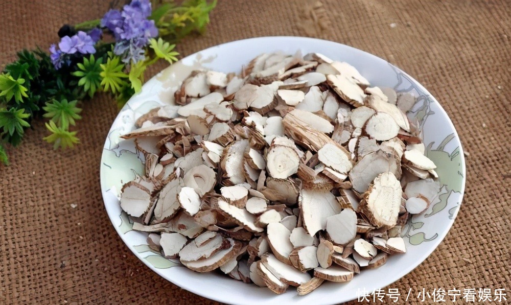 做羔羊的时|炖羊肉时,切记“3放4不放”,否则羊肉越炖膻味越重,汤不鲜