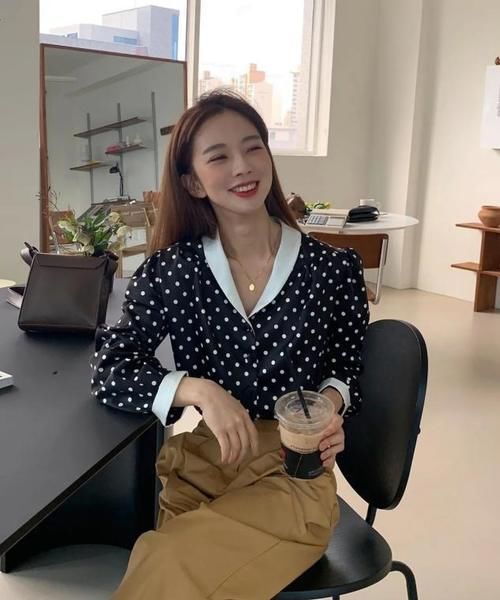 请脱下你的“阔腿裤”,太土了!今春流行穿“云朵裤”,洋气显瘦