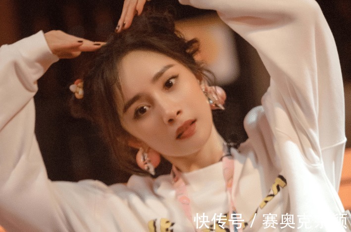 楊冪|錄制《密室大逃脫》后，楊冪入駐鵝廠新綜藝！節(jié)目形式太適合她了