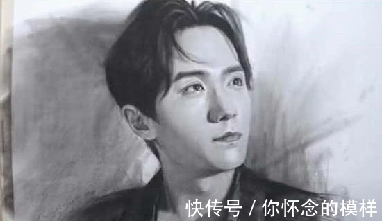 素描@美术生秀素描水平,本以为是画易烊千玺,谁知下一步又发生了改变