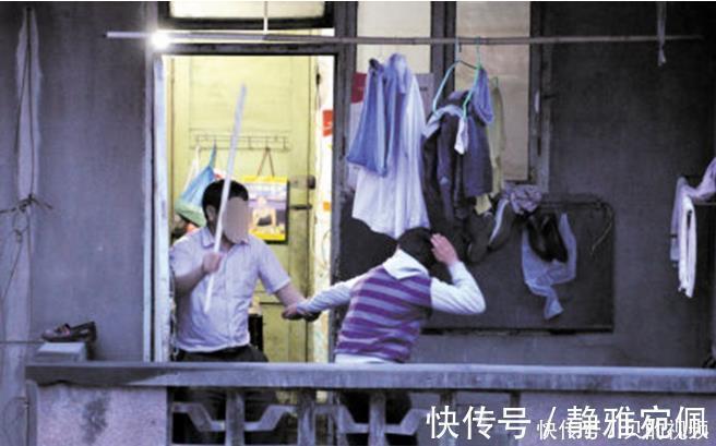 家长|孩子挨打时出现2种反应,暗示家长该住手了,再打下去会出大问题