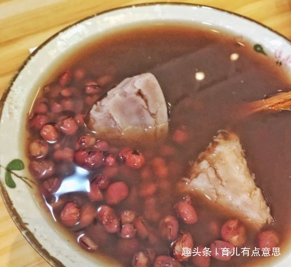 雀斑|“穷人的阿胶”就是它，隔天喝一碗，淡雀斑，气血足了，小脸白皙