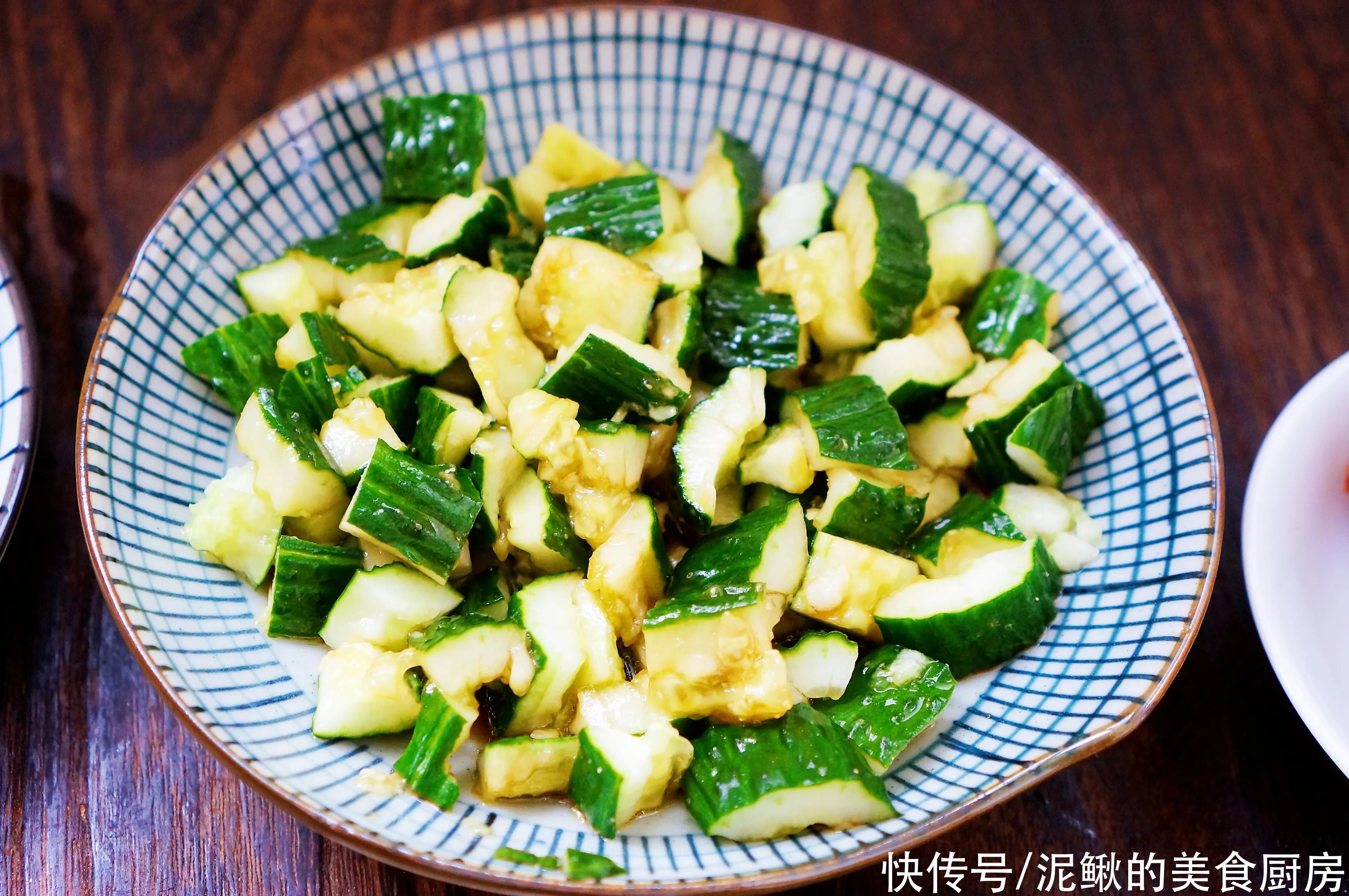 电饭煲|一家四口的早餐，在朋友圈火了，营养好吃，网友：比早餐店还丰富