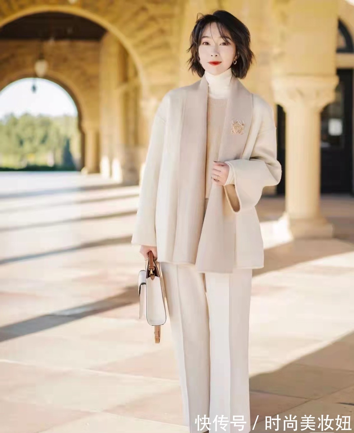 基础款 见过世面的女人,冬季穿衣越简单越高级,照穿显气质又好看