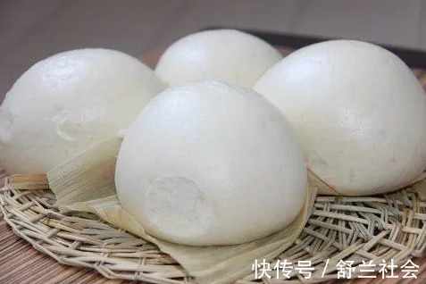 保鲜膜|蒸馒头时，把酵母直接放面粉里就错了，教你正确做法，香软蓬松！